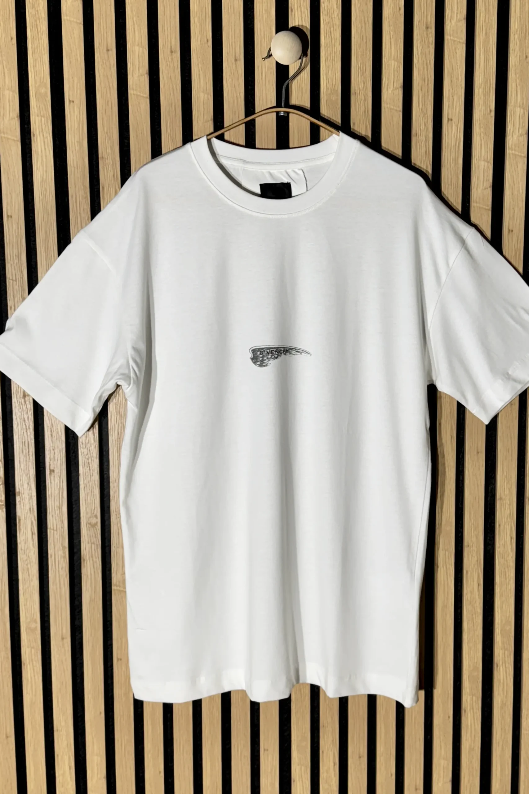 BM71JA3YN1 white Givenchy Wings T-Shirt - Image 1