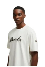 Moncler Baumwoll-T-Shirt mit gesticktem Varsity Logo in Weiß - Image 4