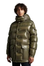 Moncler Chiablese kurze Daunenjacke mit Kapuze
