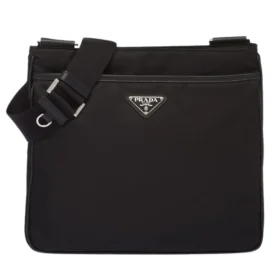Prada Schultertasche aus Re-Nylon und Saffiano-Leder