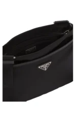 Prada Schultertasche aus Re-Nylon und Saffiano-Leder - imagine 5