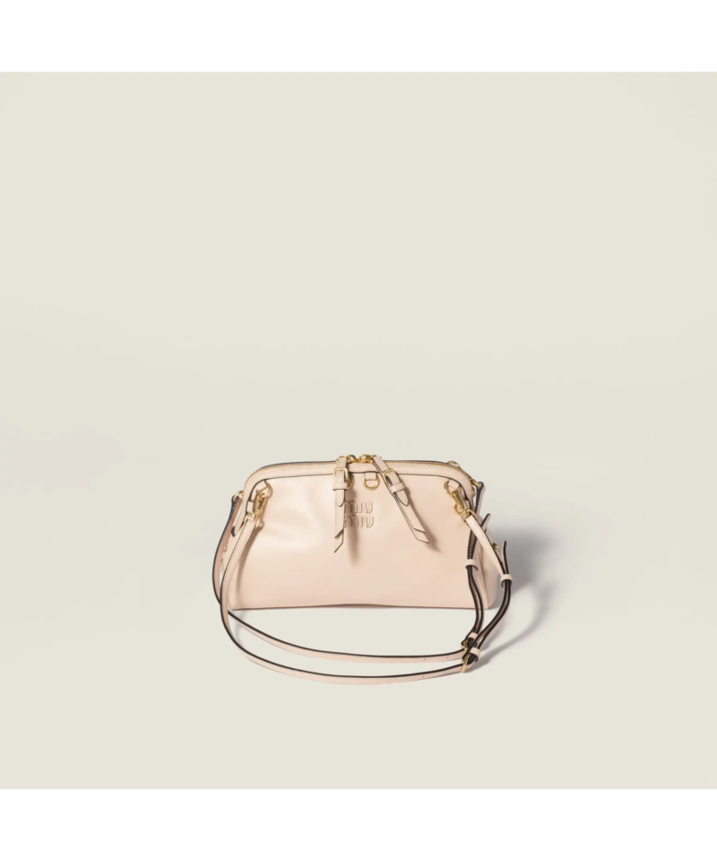 Miu Miu Caprice Clutch – pudrová růžová